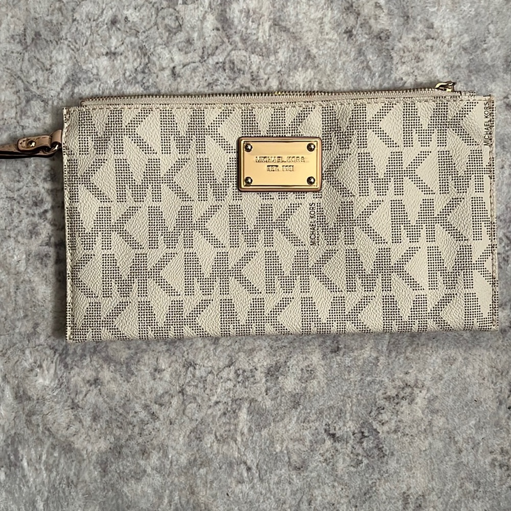 Michael Kors wristlet beige and gold